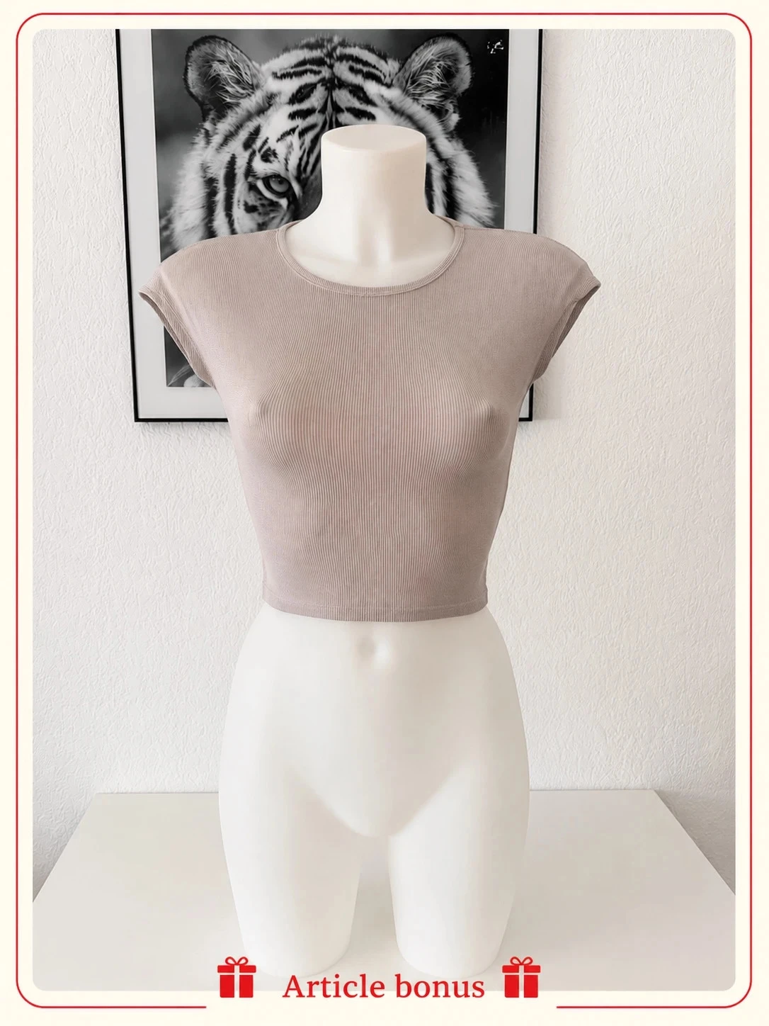 🎁 Crop top côtelé beige – Stradivarius – Taille S